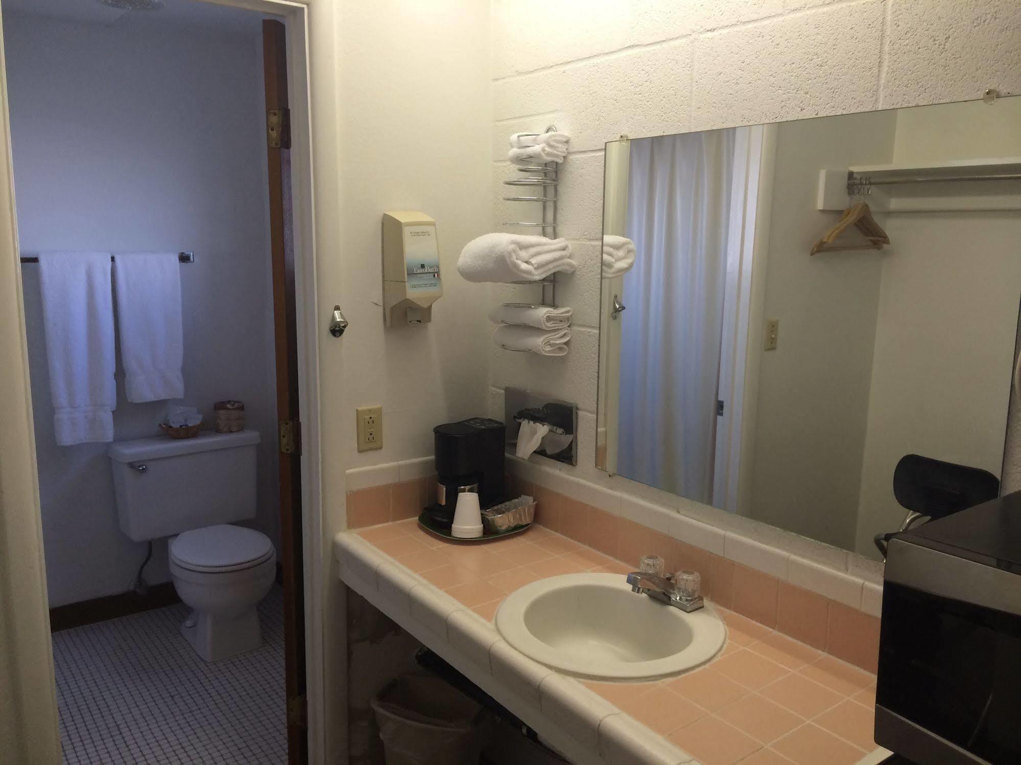 Holiday Lodge Хоторн Екстериор снимка