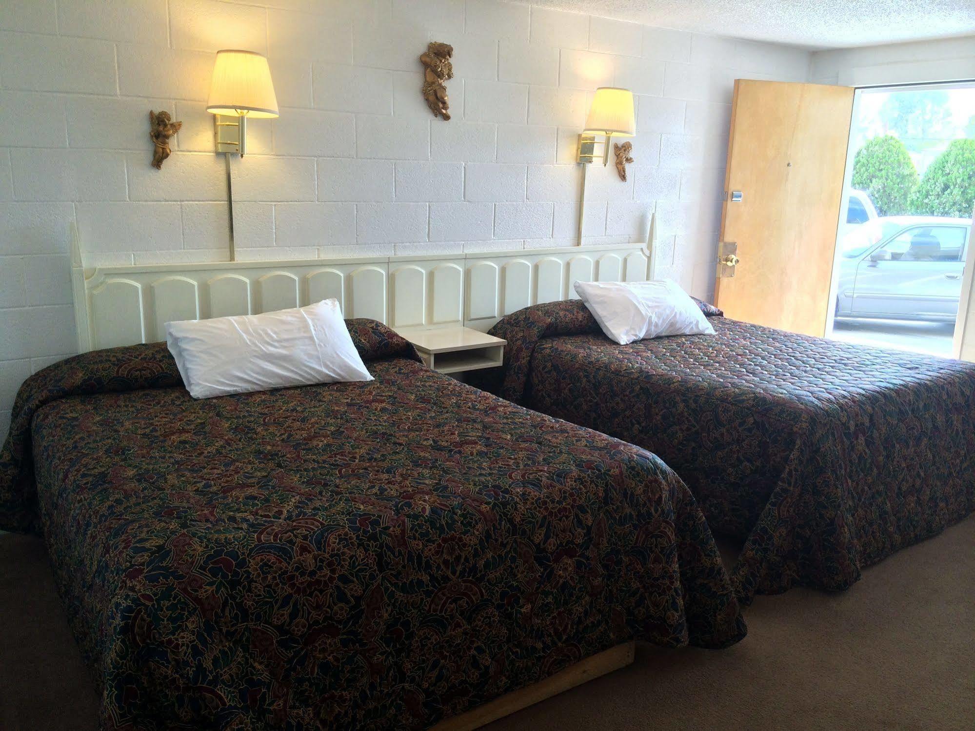 Holiday Lodge Хоторн Екстериор снимка