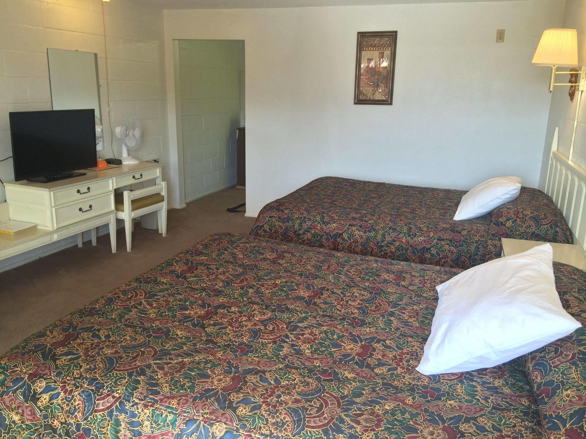 Holiday Lodge Хоторн Екстериор снимка